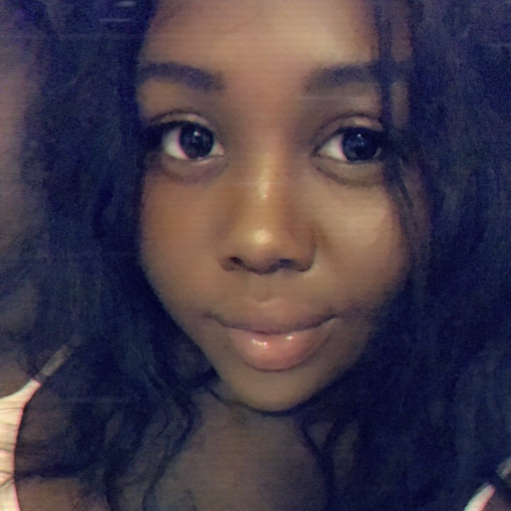 Meet your Posher, Kayla
